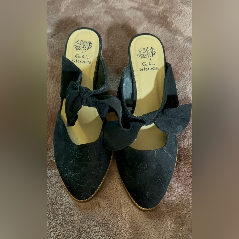 G.C. Chunky heel mules. NWOT. Size 8